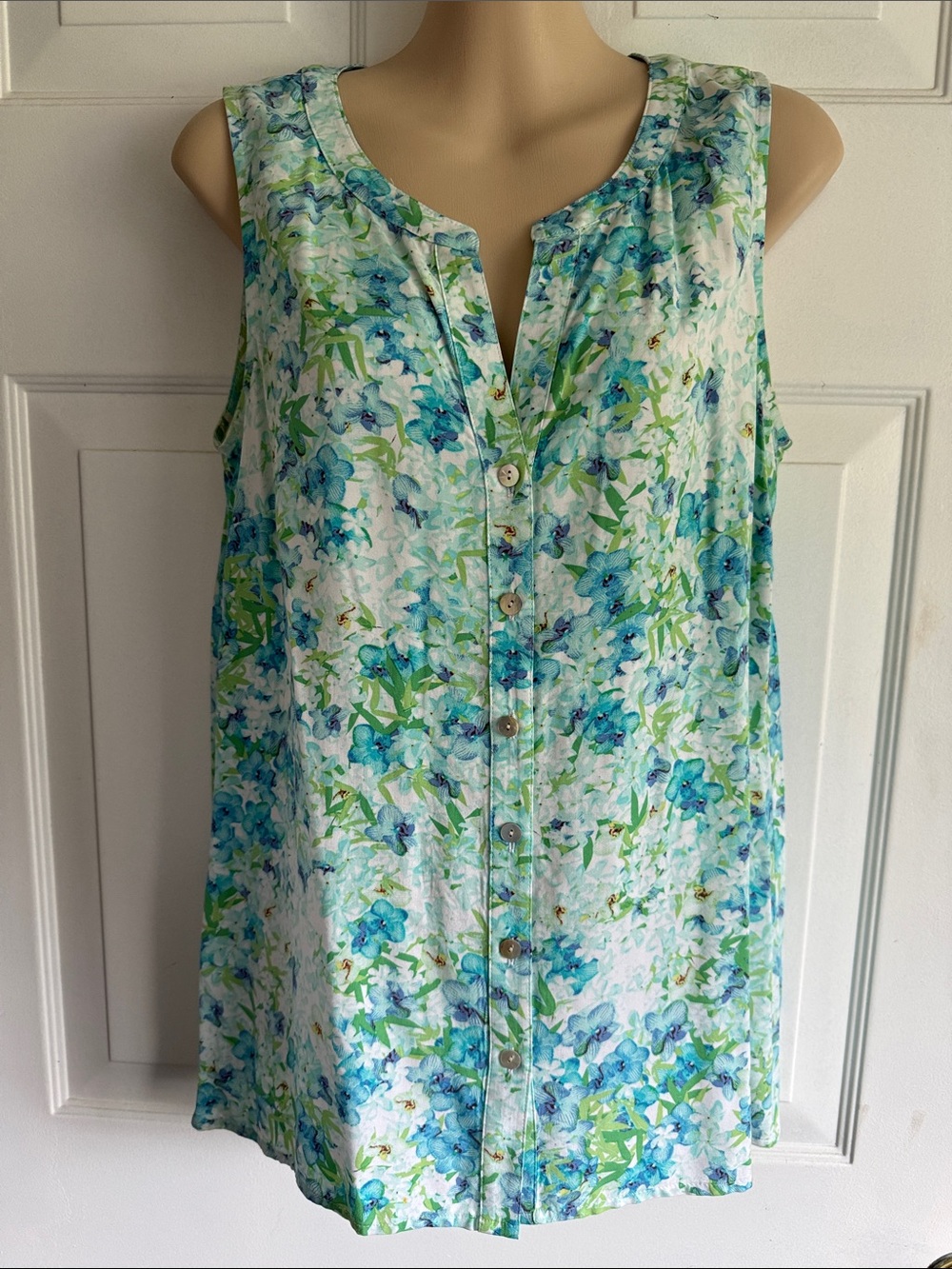 J. Jill Floral Sleeveless Button-Front Tank Top in Blue and Green